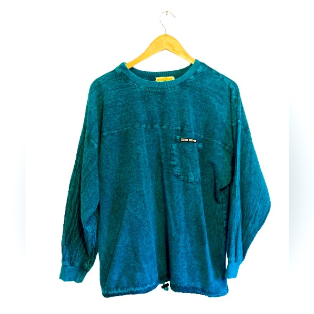 EZZE WEAR 90’s Long Sleeve